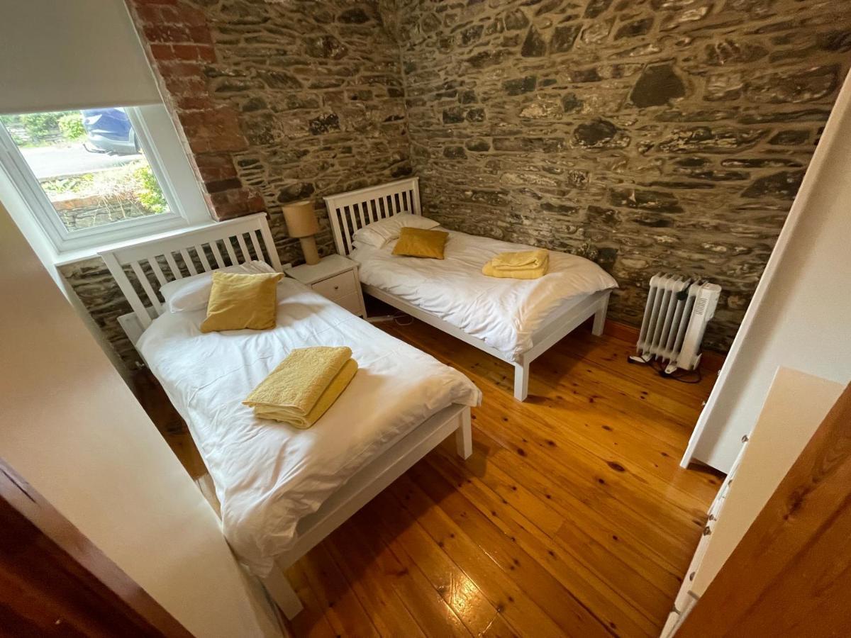 Lovely Apartment Overlooking The Harbour And Bay Ardglass Buitenkant foto