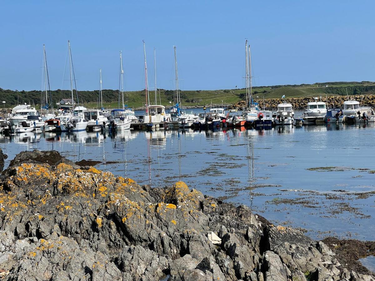 Lovely Apartment Overlooking The Harbour And Bay Ardglass Buitenkant foto