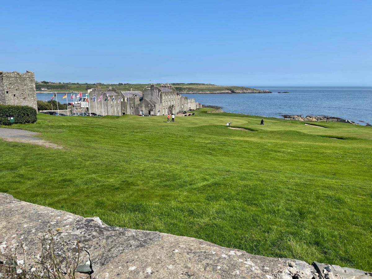 Lovely Apartment Overlooking The Harbour And Bay Ardglass Buitenkant foto