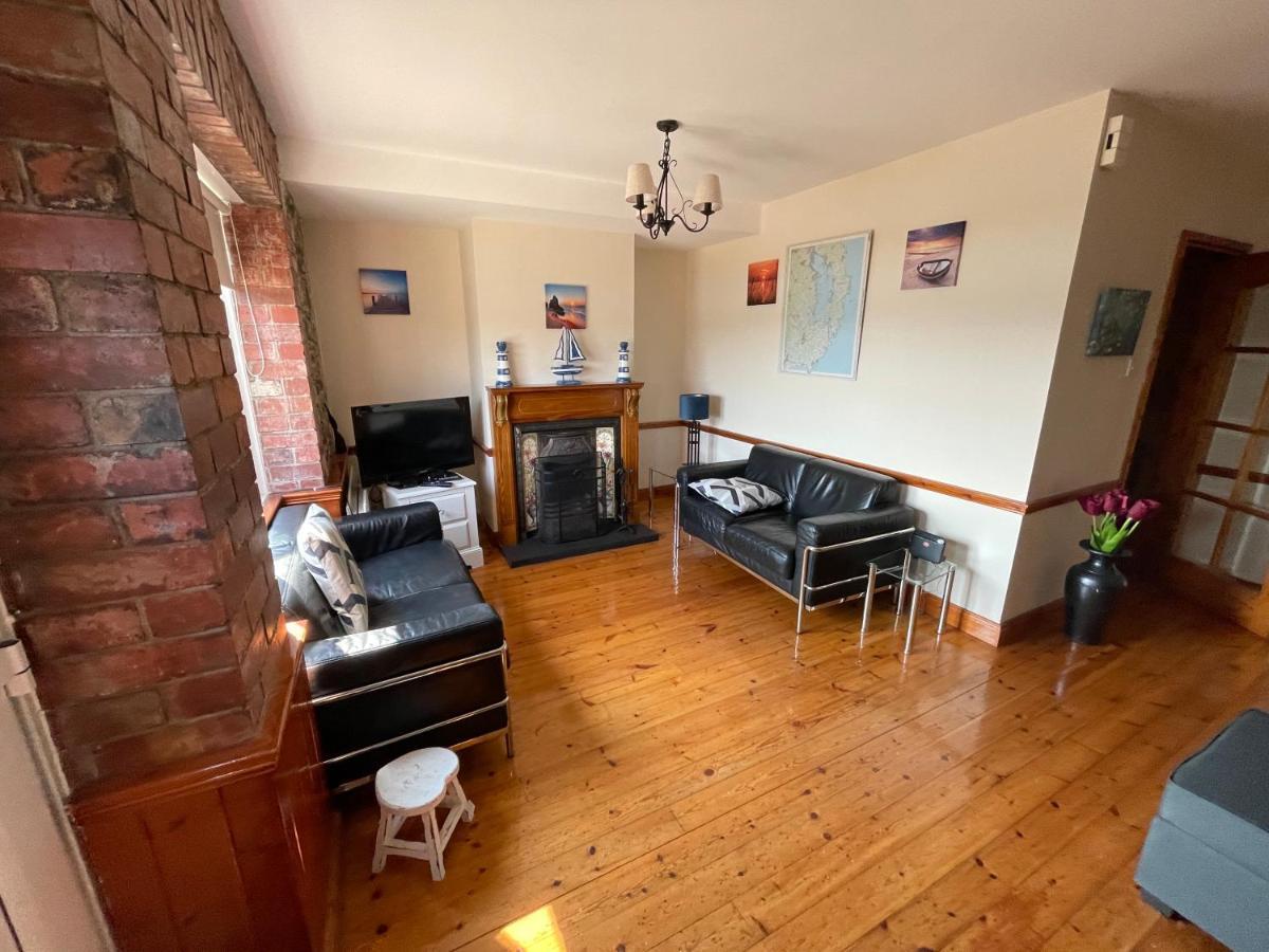 Lovely Apartment Overlooking The Harbour And Bay Ardglass Buitenkant foto