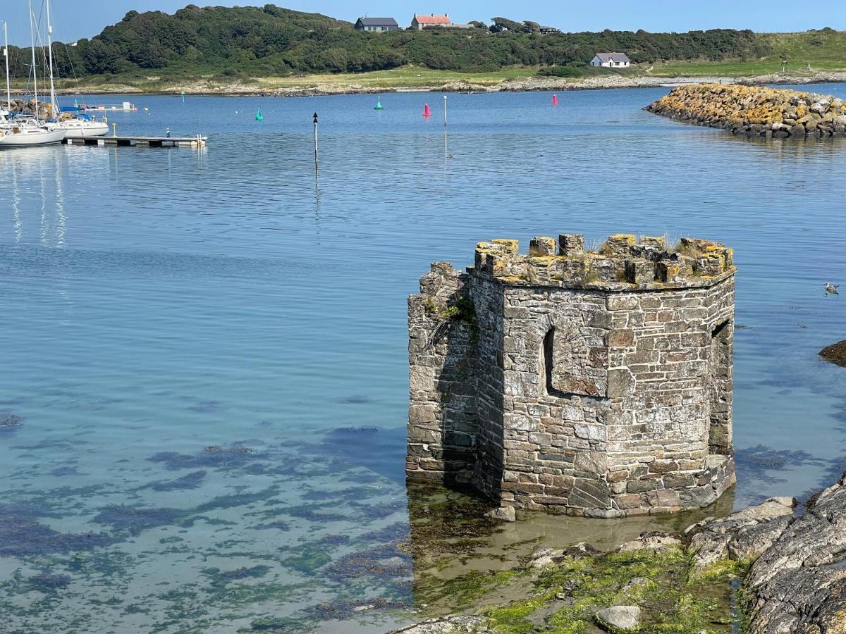Lovely Apartment Overlooking The Harbour And Bay Ardglass Buitenkant foto